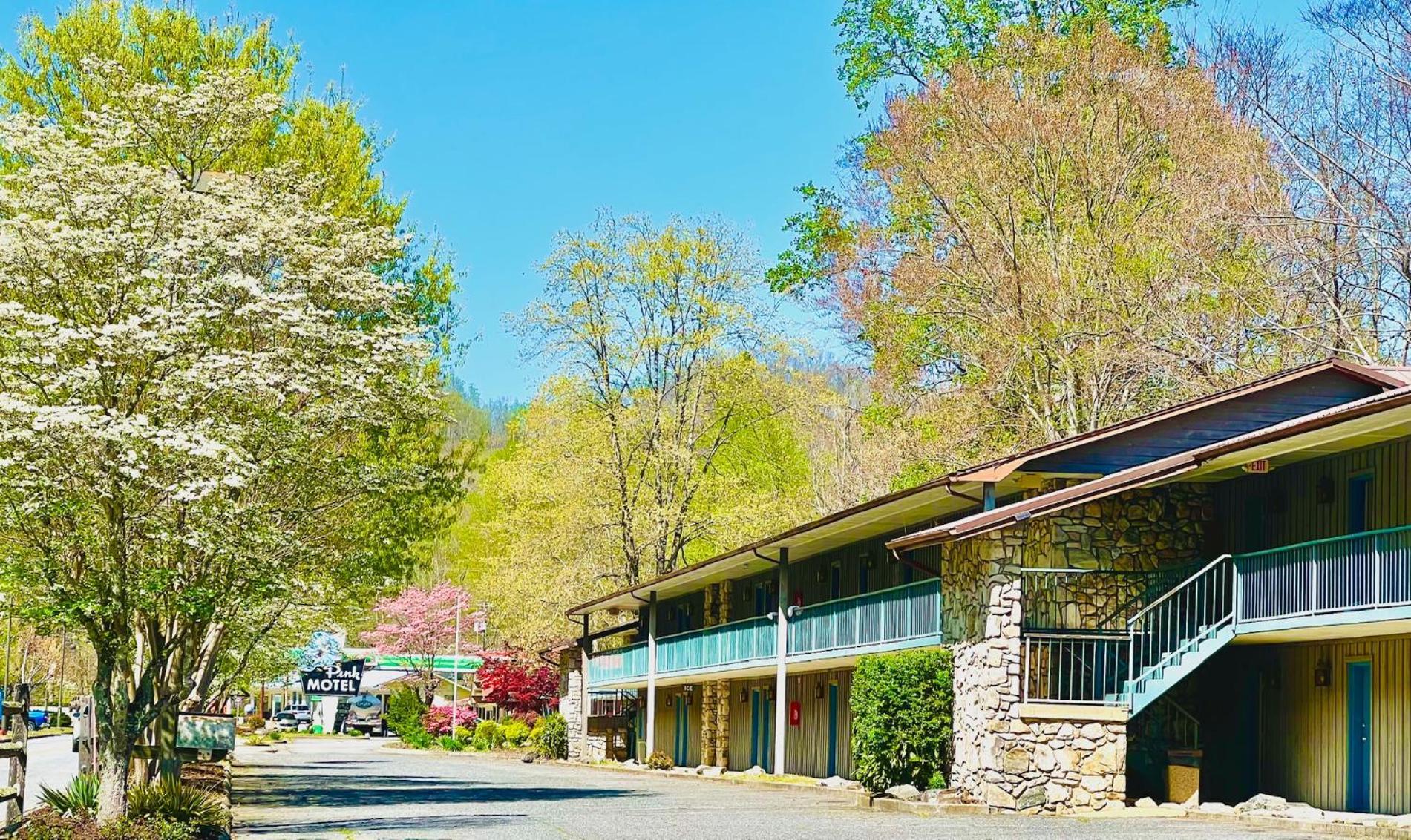 Newfound Lodge On The River Cherokee Ngoại thất bức ảnh